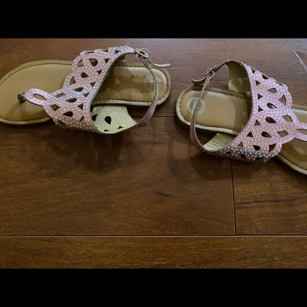 Pink sandals and Justice messenger bag - Picture 2 of 8